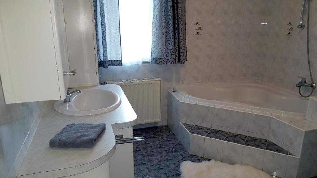 Ferienwohnung Kathrin Mariahof Екстериор снимка